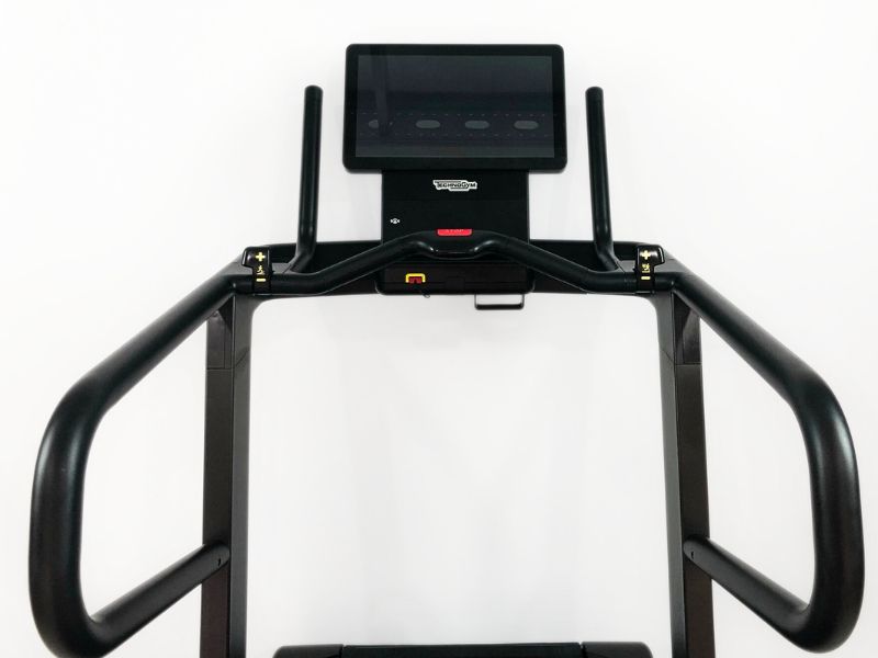 Technogym SkillRun 5000 Live in Meteor Black