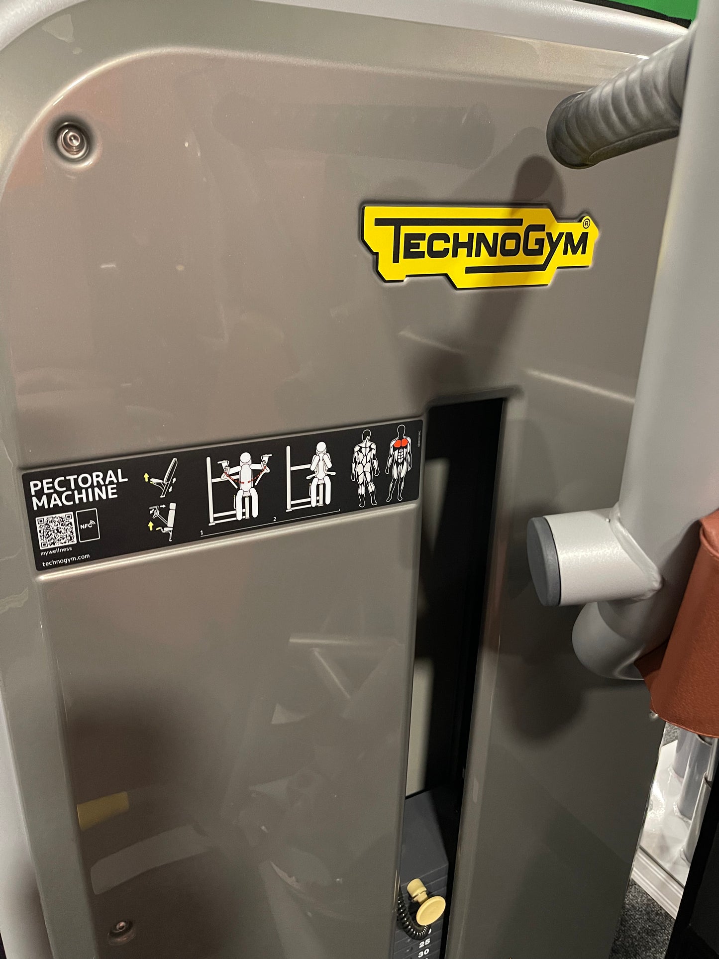 Technogym Element - Pectoral Machine NEW